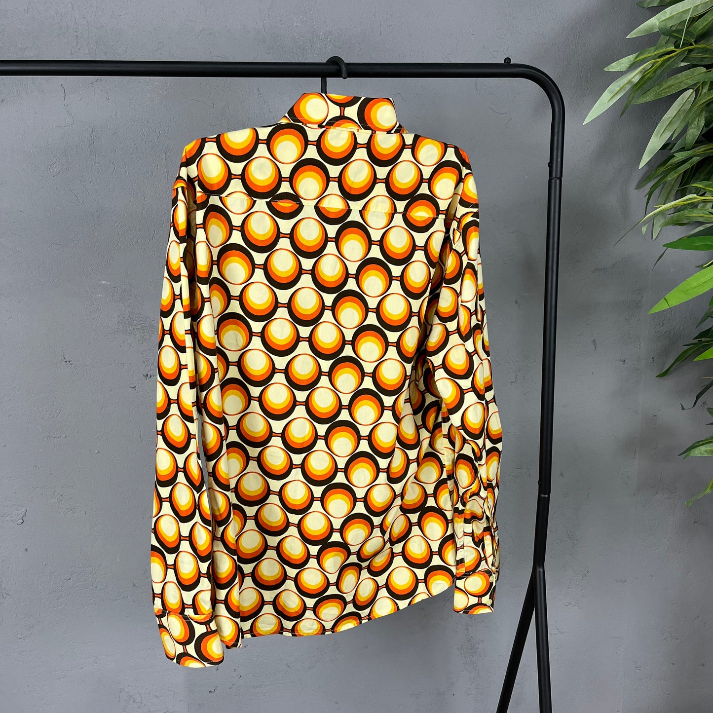1970s RETRO STYLE GEOMETRIC PATTERN BIG COLLAR DISCO SHIRT