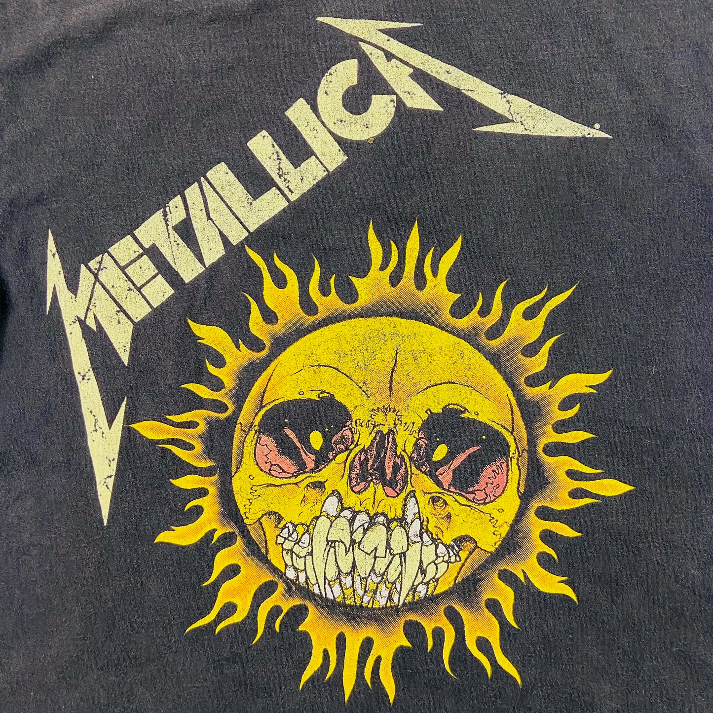 1990s METALLICA FLAMED SKULL SUNFADED TEE