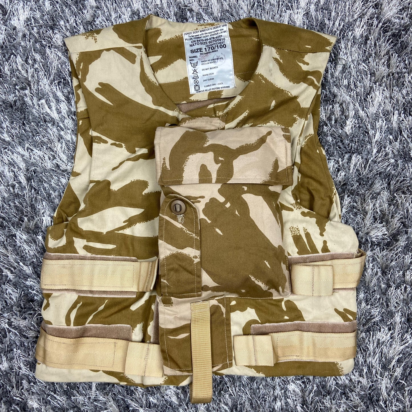 1990s MULTIPOCKET TACTICAL DESERT CAMO VEST