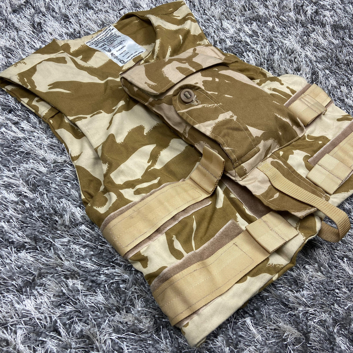 1990s MULTIPOCKET TACTICAL DESERT CAMO VEST