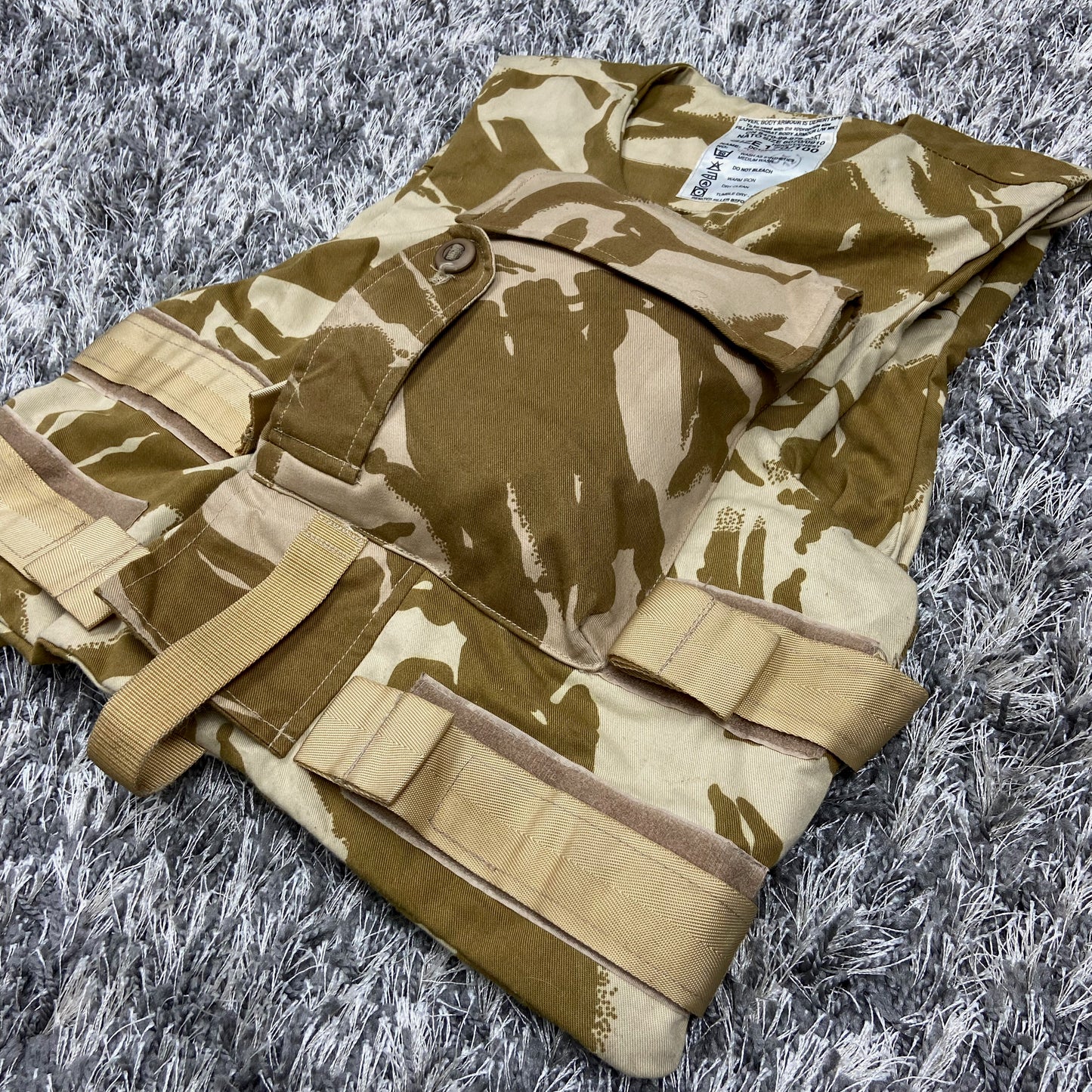 1990s MULTIPOCKET TACTICAL DESERT CAMO VEST