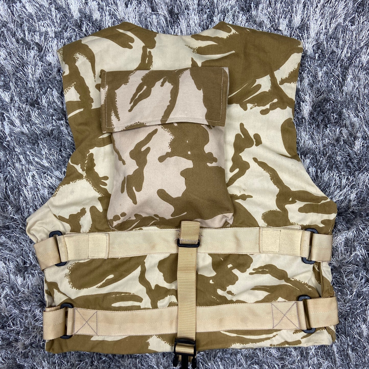 1990s MULTIPOCKET TACTICAL DESERT CAMO VEST