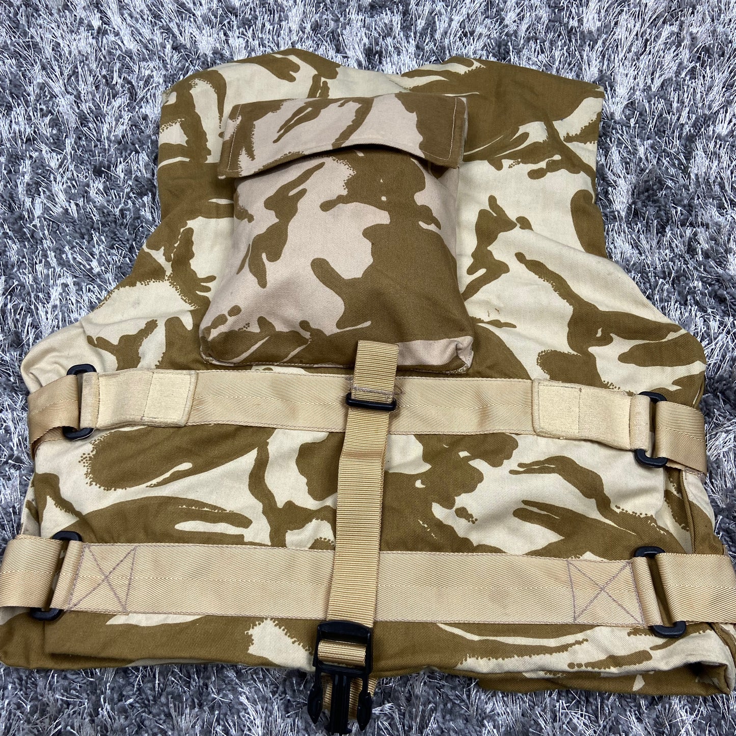 1990s MULTIPOCKET TACTICAL DESERT CAMO VEST