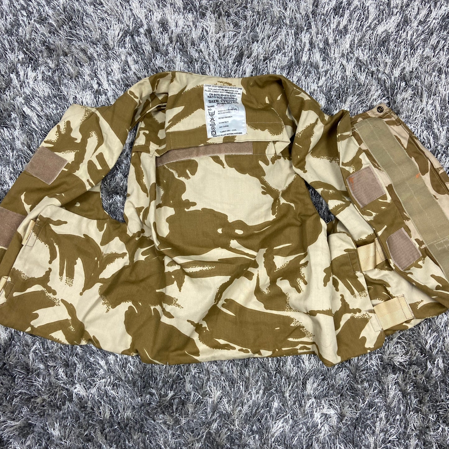 1990s MULTIPOCKET TACTICAL DESERT CAMO VEST