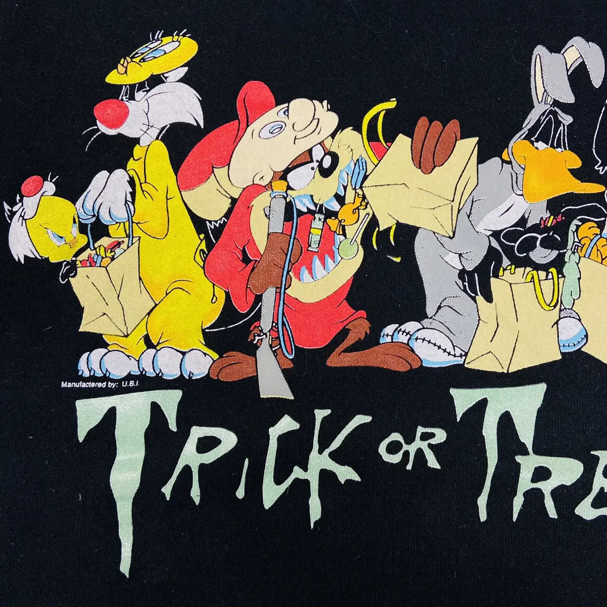 1994 "TRICK OR TREAT" WARNER BROS SWEATSHIRT