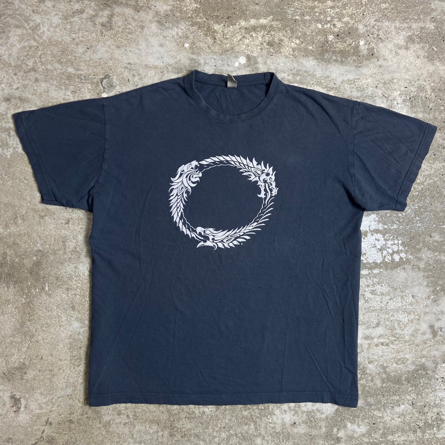2014 THE ELDER SCROLLS UROBOROS TAMRIEL UNLIMITED TEE