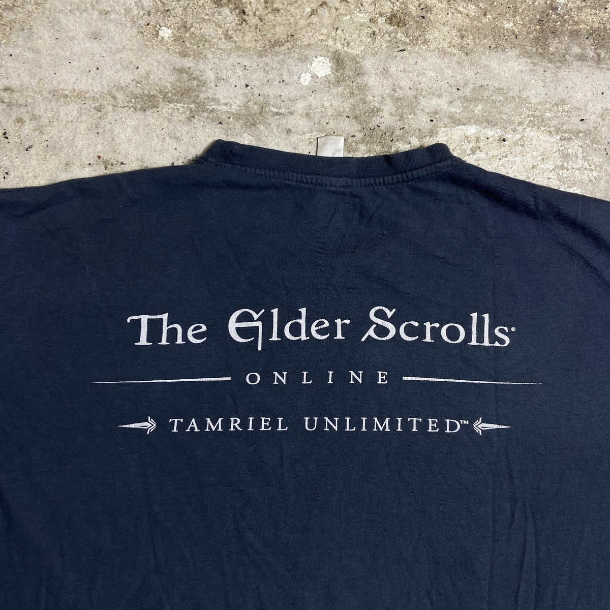 2014 THE ELDER SCROLLS UROBOROS TAMRIEL UNLIMITED TEE