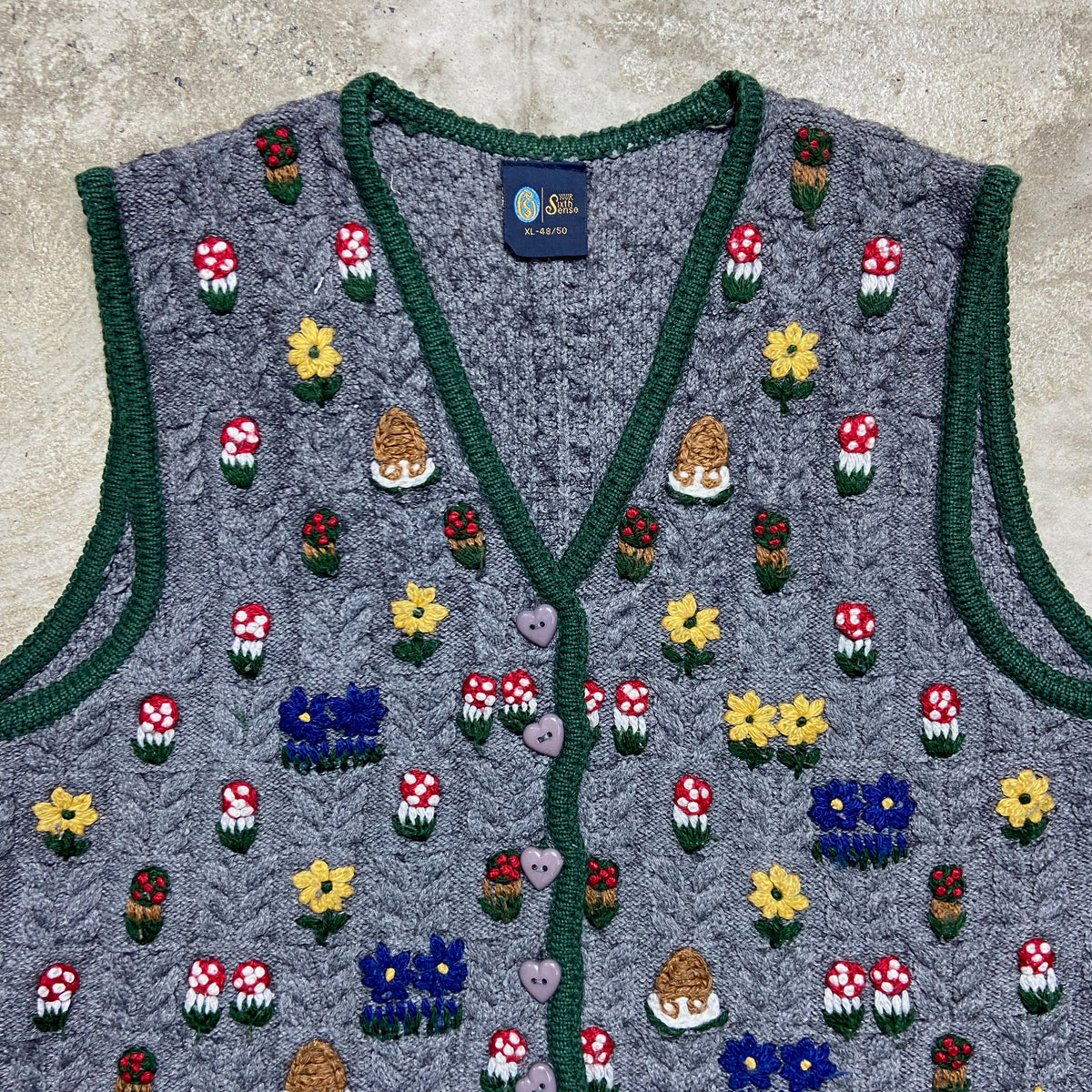 CUTE MUSHROOMS AND FLOWERS HANDCRAFTED KNITTED VEST 1980s