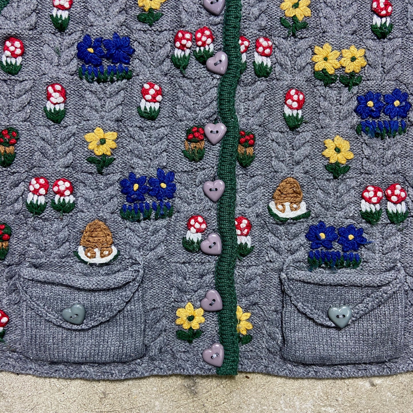 CUTE MUSHROOMS AND FLOWERS HANDCRAFTED KNITTED VEST 1980s