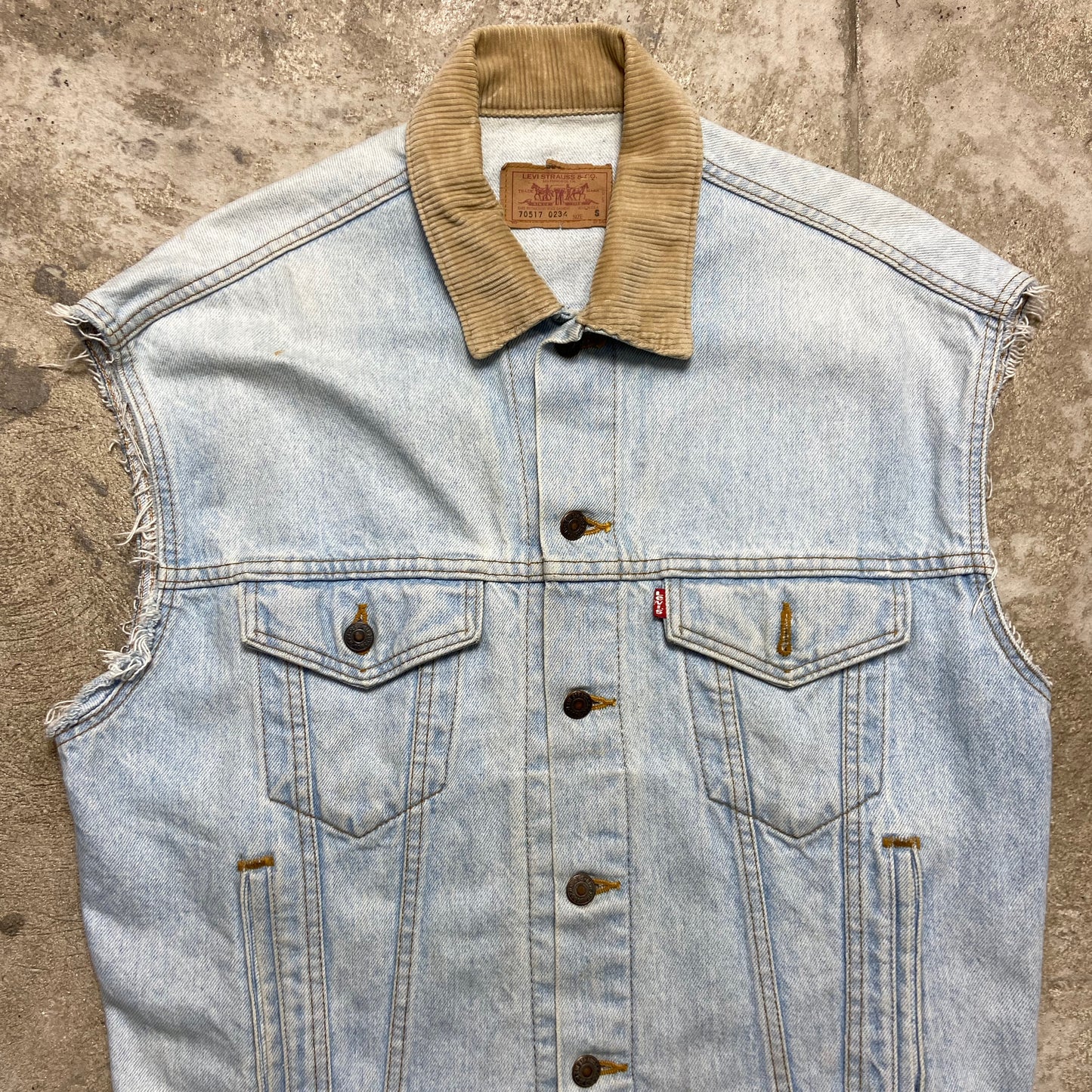 1980s LEVIS BABY BLUE FADED DENIM HEAVY VEST