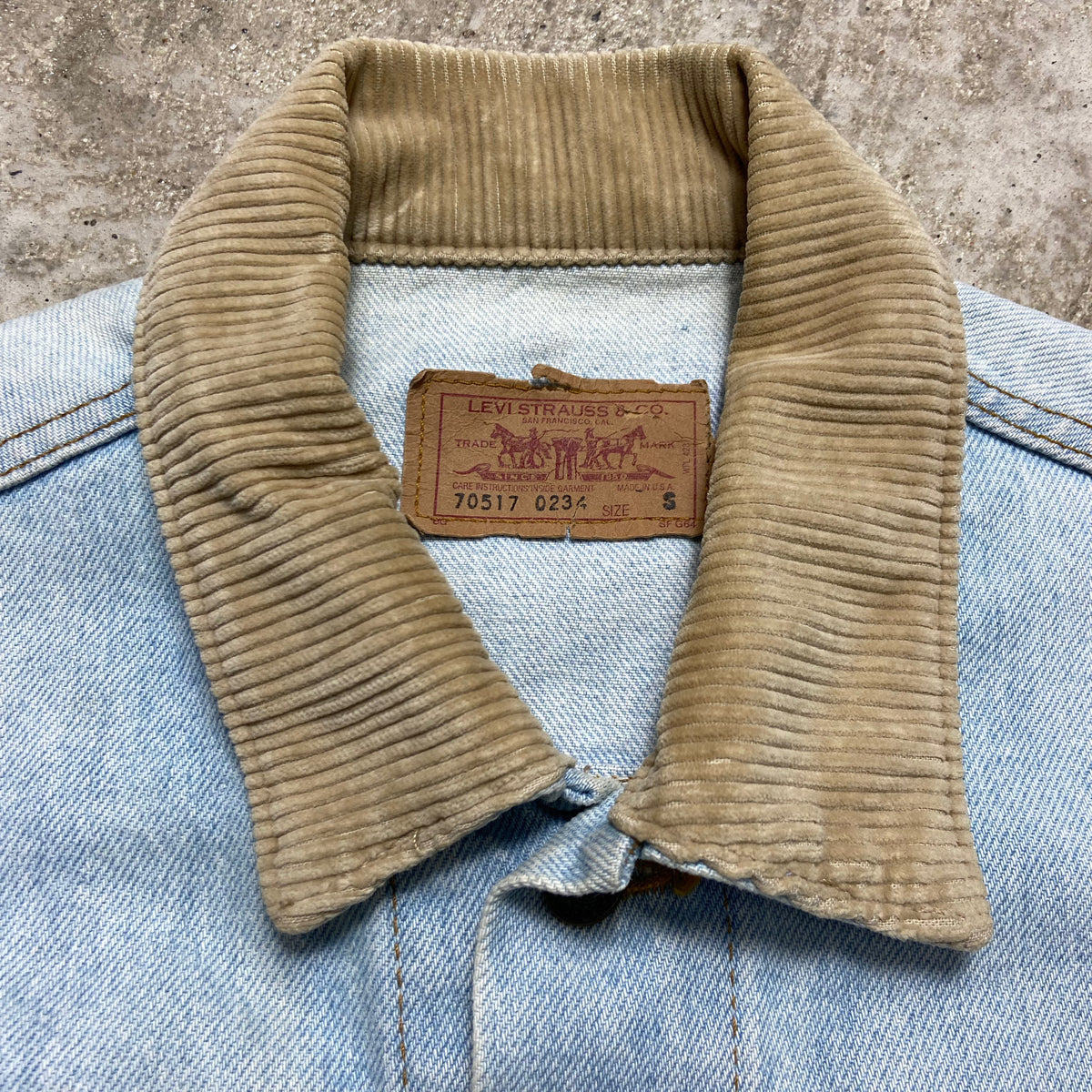 1980s LEVIS BABY BLUE FADED DENIM HEAVY VEST