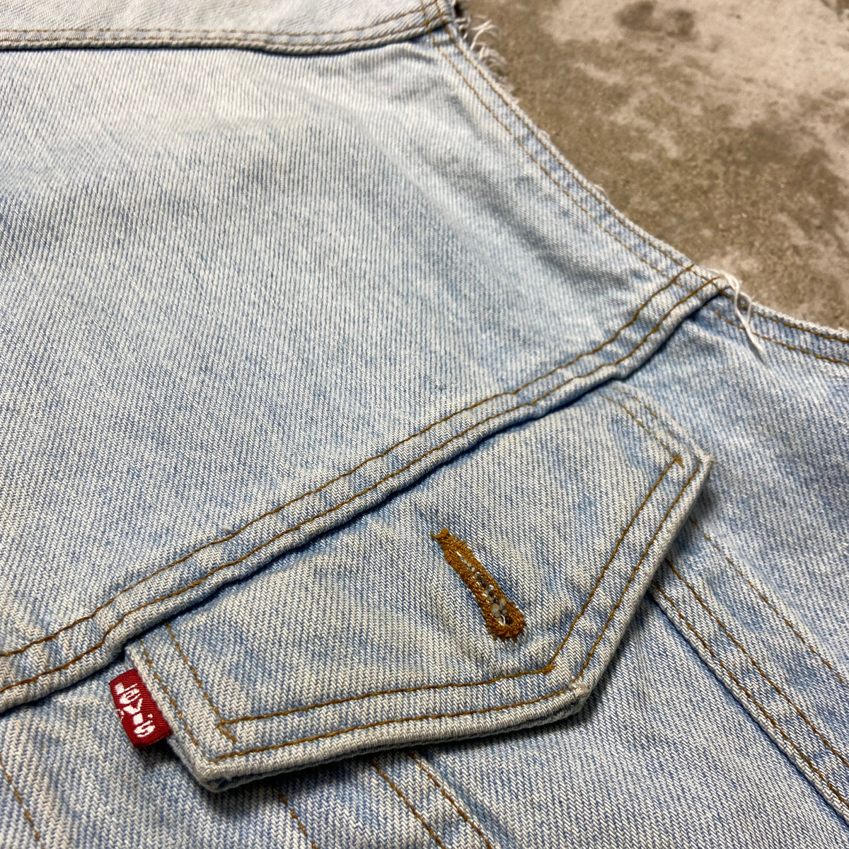 1980s LEVIS BABY BLUE FADED DENIM HEAVY VEST