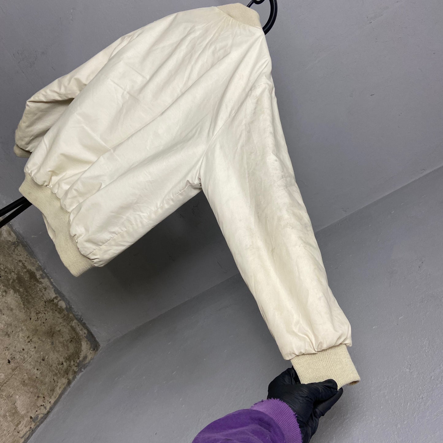CREAM BEIGE FADED BOMBER JACKET 1980s