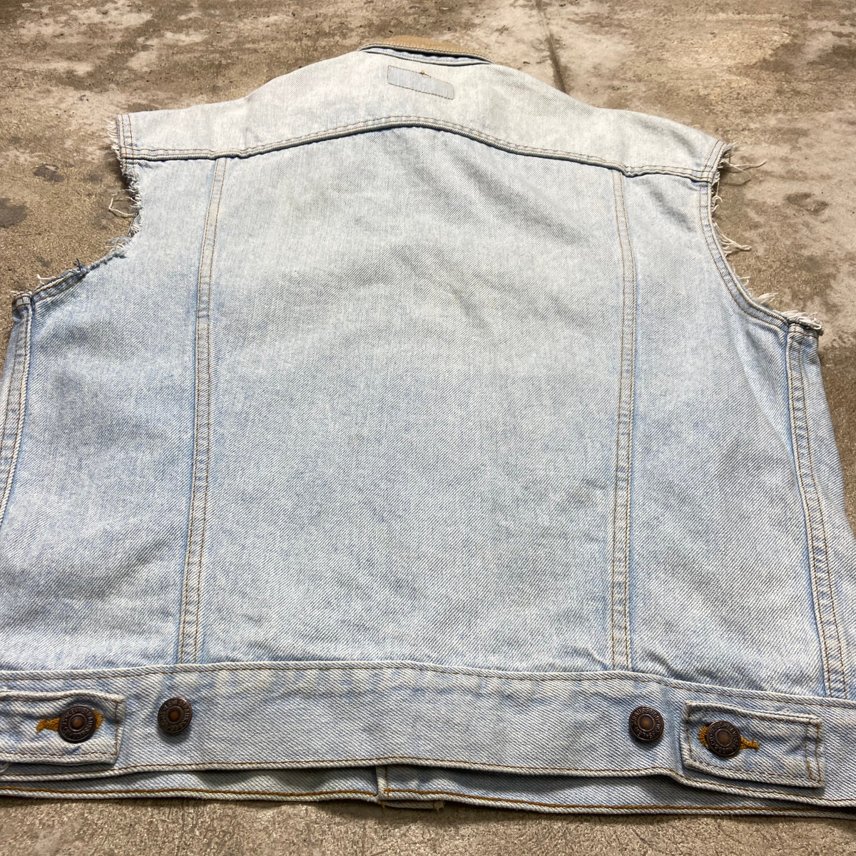 1980s LEVIS BABY BLUE FADED DENIM HEAVY VEST