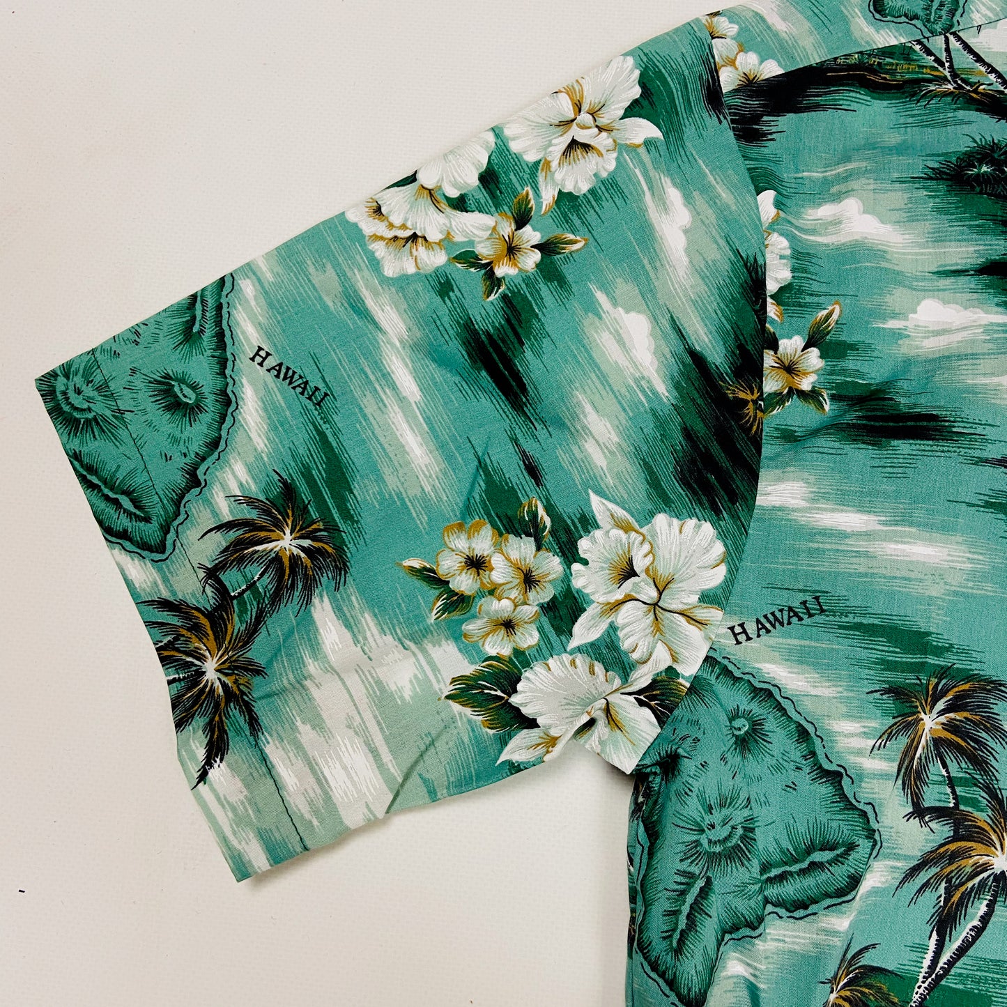 1980s TROPICAL GREEN ALOHA SHIRT MADE IN HAWAII