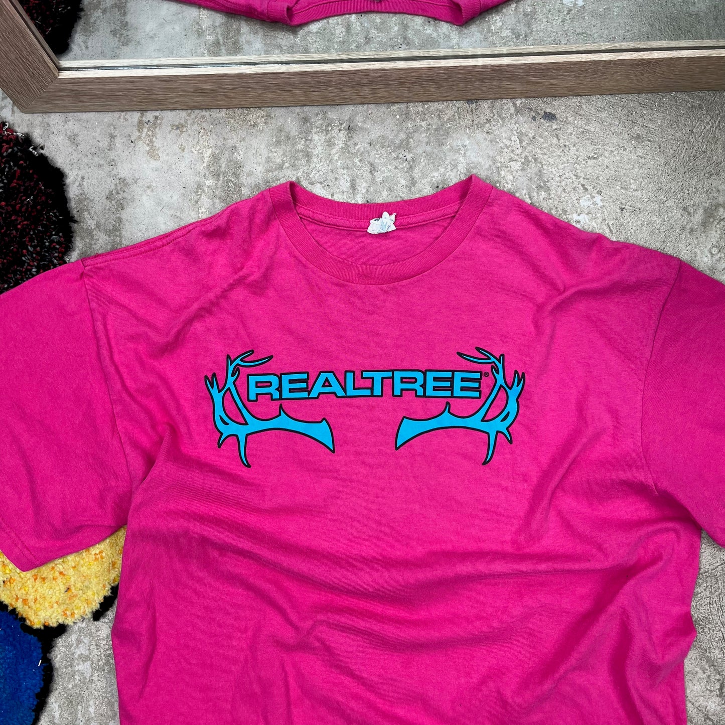 2000s REALTREE ACID PINK TEE