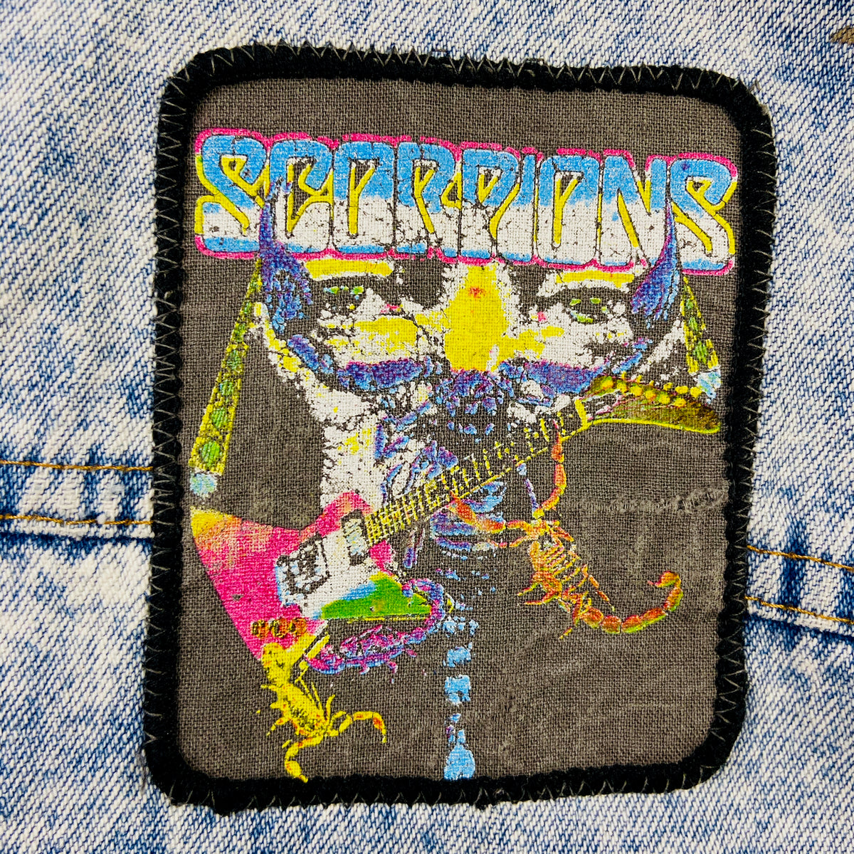 VINTAGE FADED ACID WASH DENIM VEST PINNED ORIGINAL ROCK BANDS BADGES 1980s