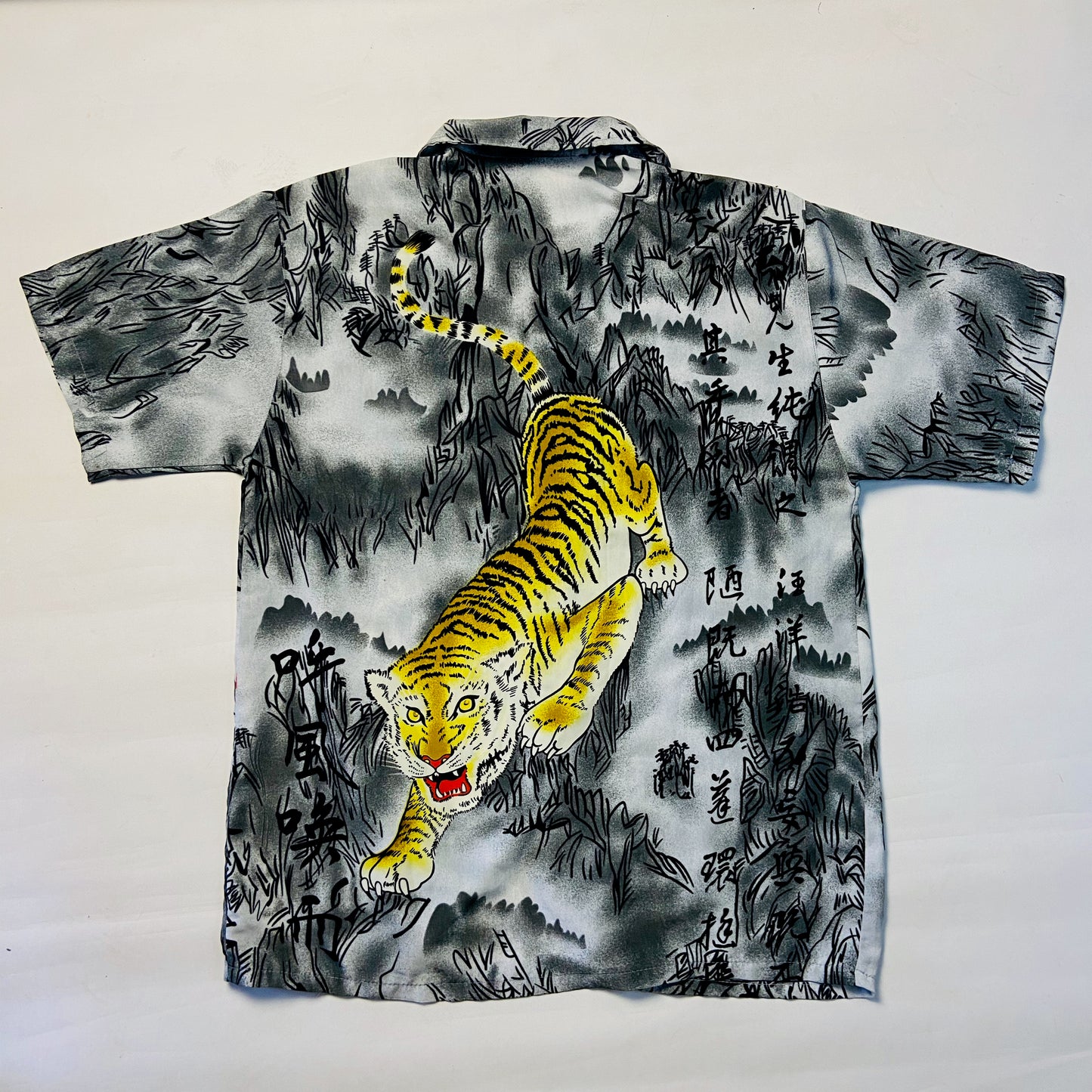 JAPANESE TIGER SHIRT 1990s
