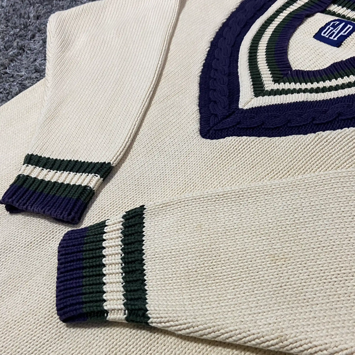 1990s GAP V-NECK HEAVY KNITTED SWEATER