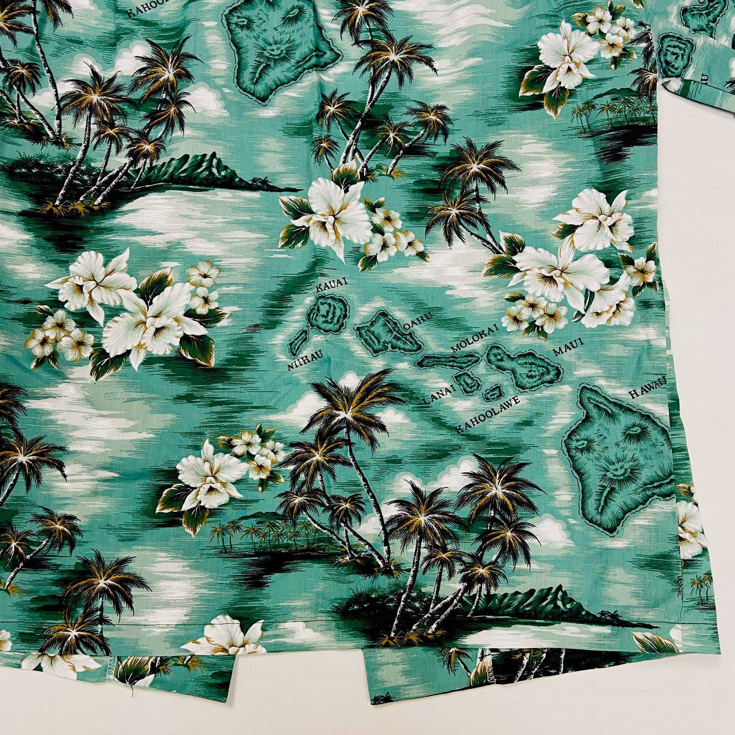 1980s TROPICAL GREEN ALOHA SHIRT MADE IN HAWAII