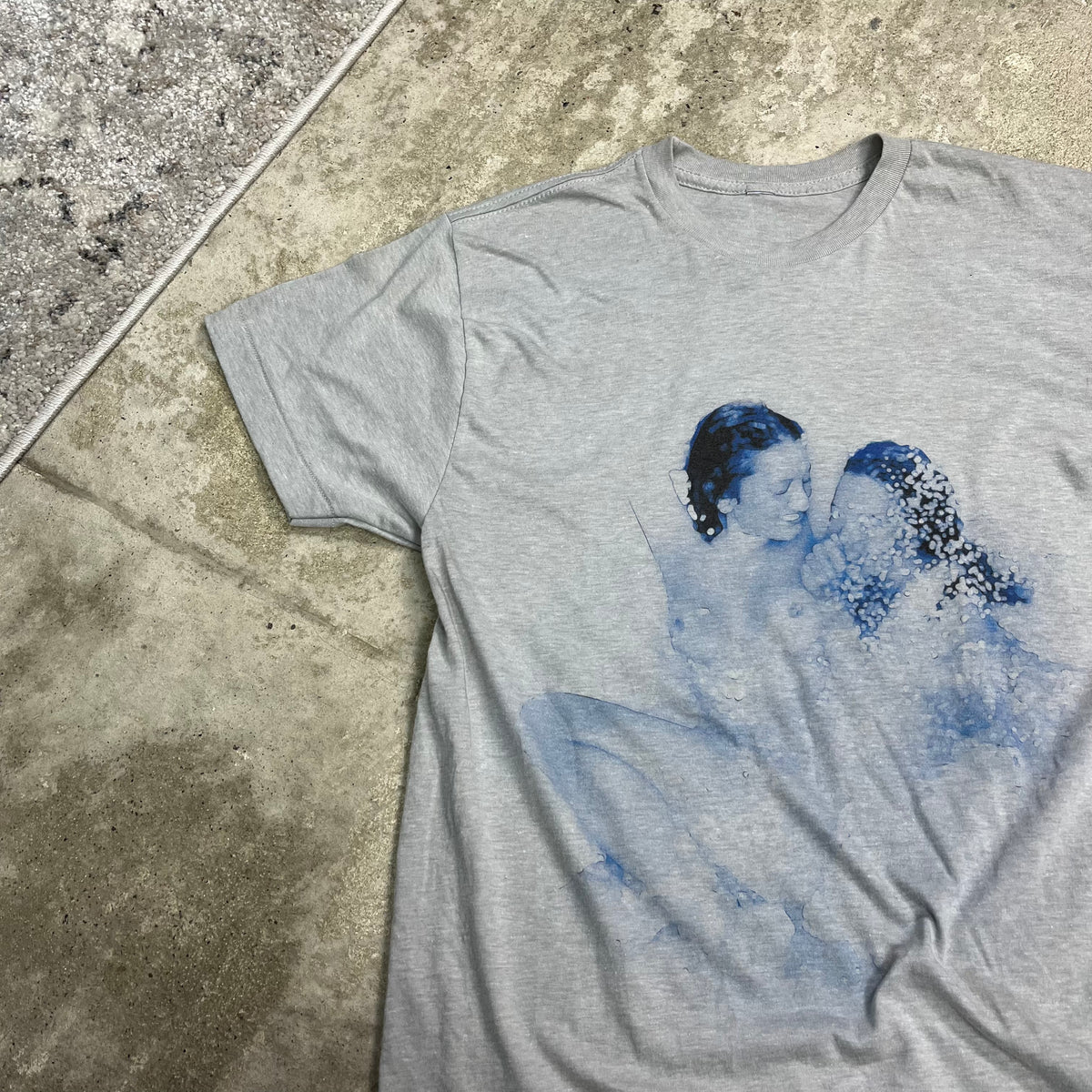 2000s BATHING BEAUTIES TEE