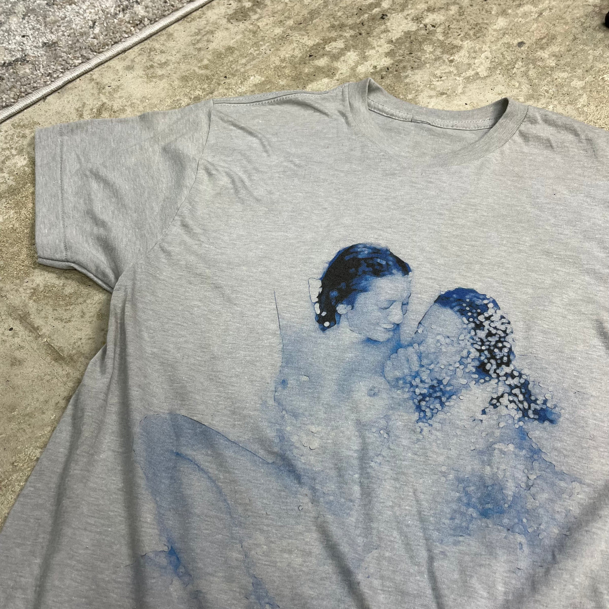 2000s BATHING BEAUTIES TEE