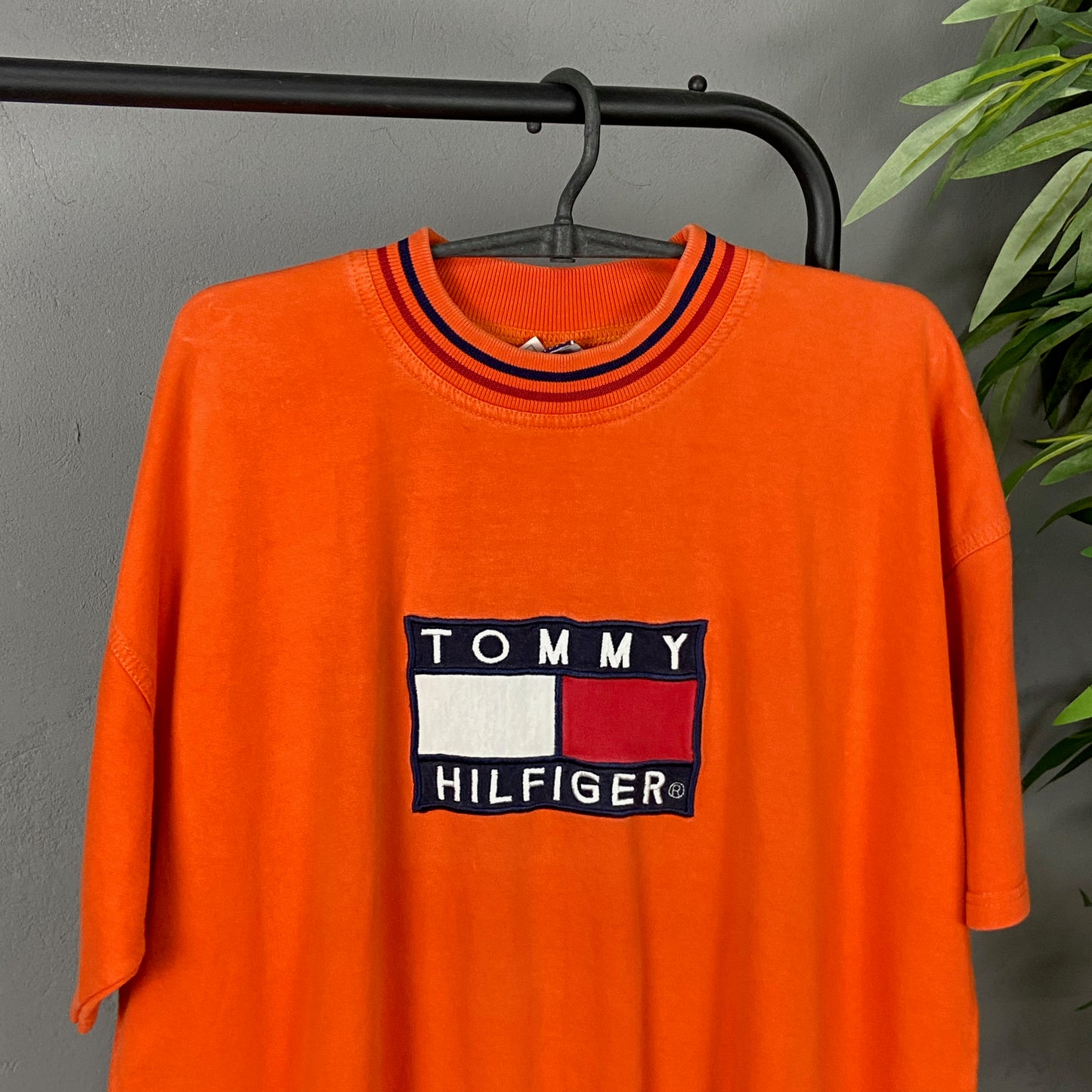 1980s TOMMY HILFIGER EMBROIDERED BIG LOGO TEE