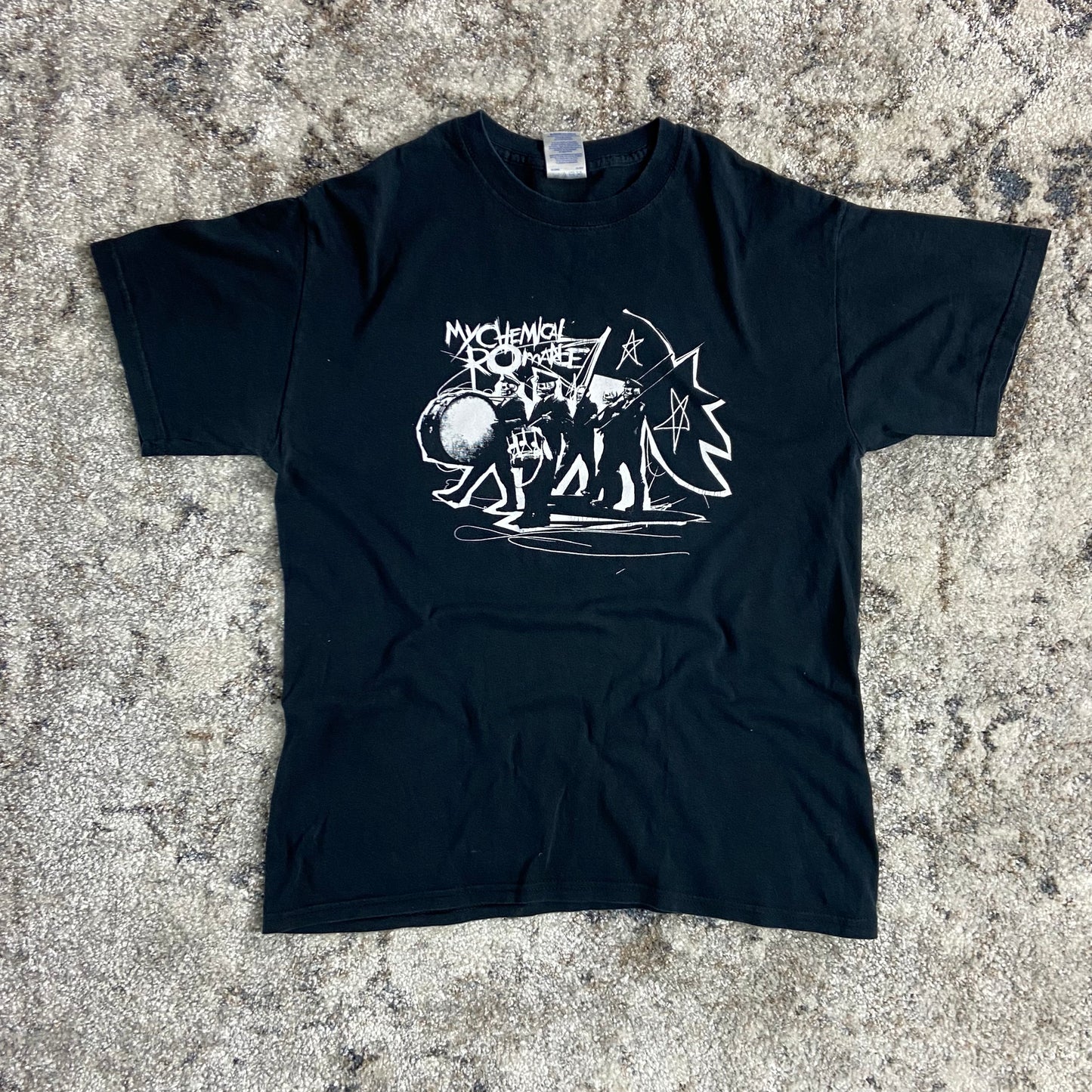 2000s MY CHEMICAL ROMANCE "THE BLACK PARADE IS DEAD" TEE