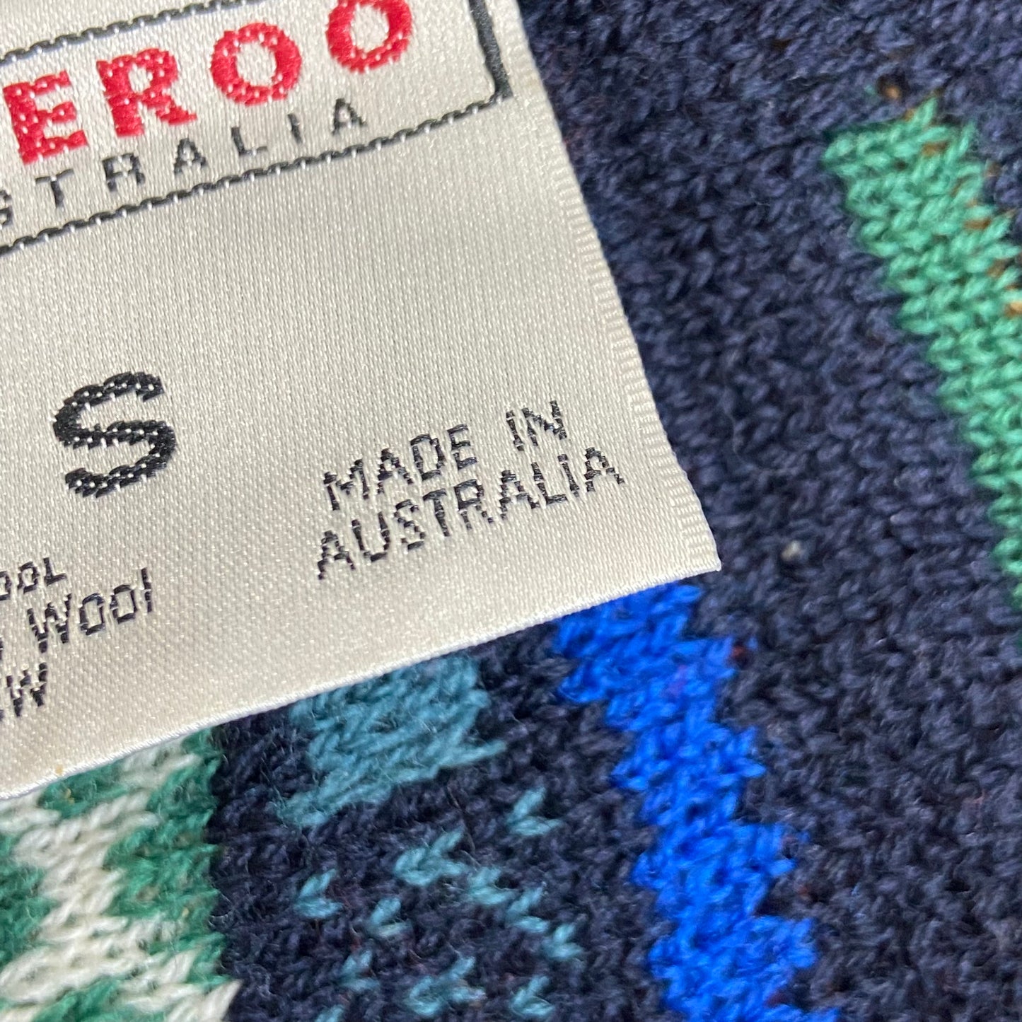 1980s MEEROO AUSTRALIA MERINO WOOL 3D PATTERN CARDIGAN