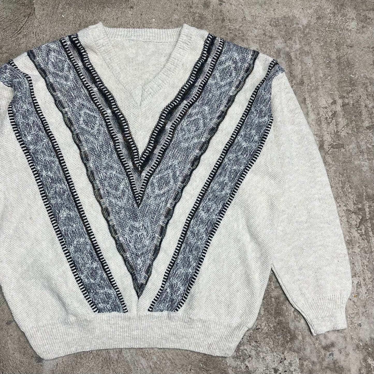 V NECK KNITTED 3D PATTERN SWEATER 1990s
