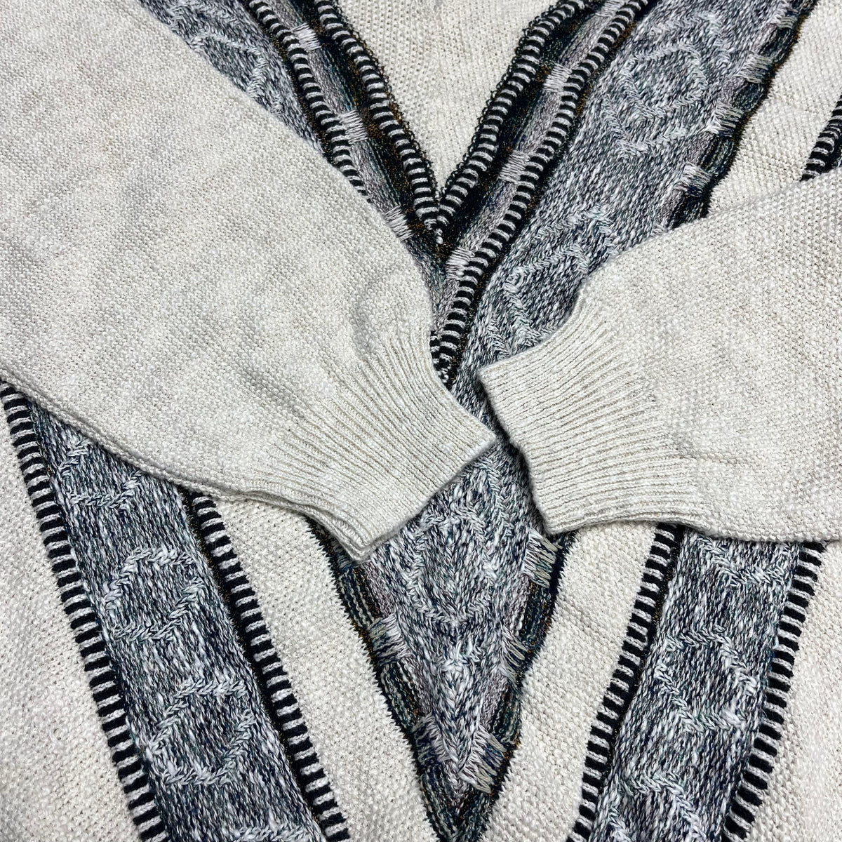 V NECK KNITTED 3D PATTERN SWEATER 1990s