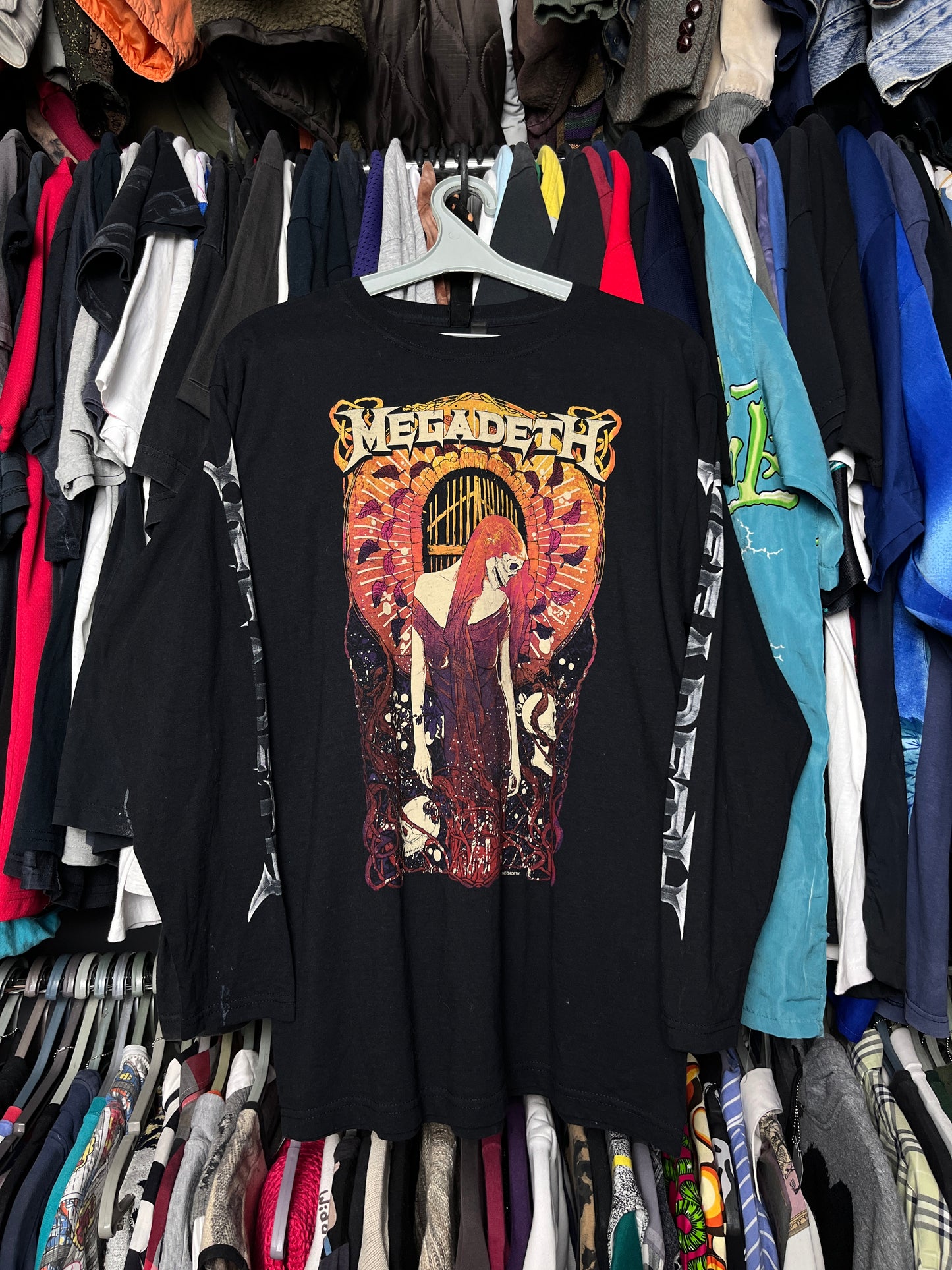 MEGADETH "THE WORLD NEEDS A HERO" LONG SLEEVE 2011