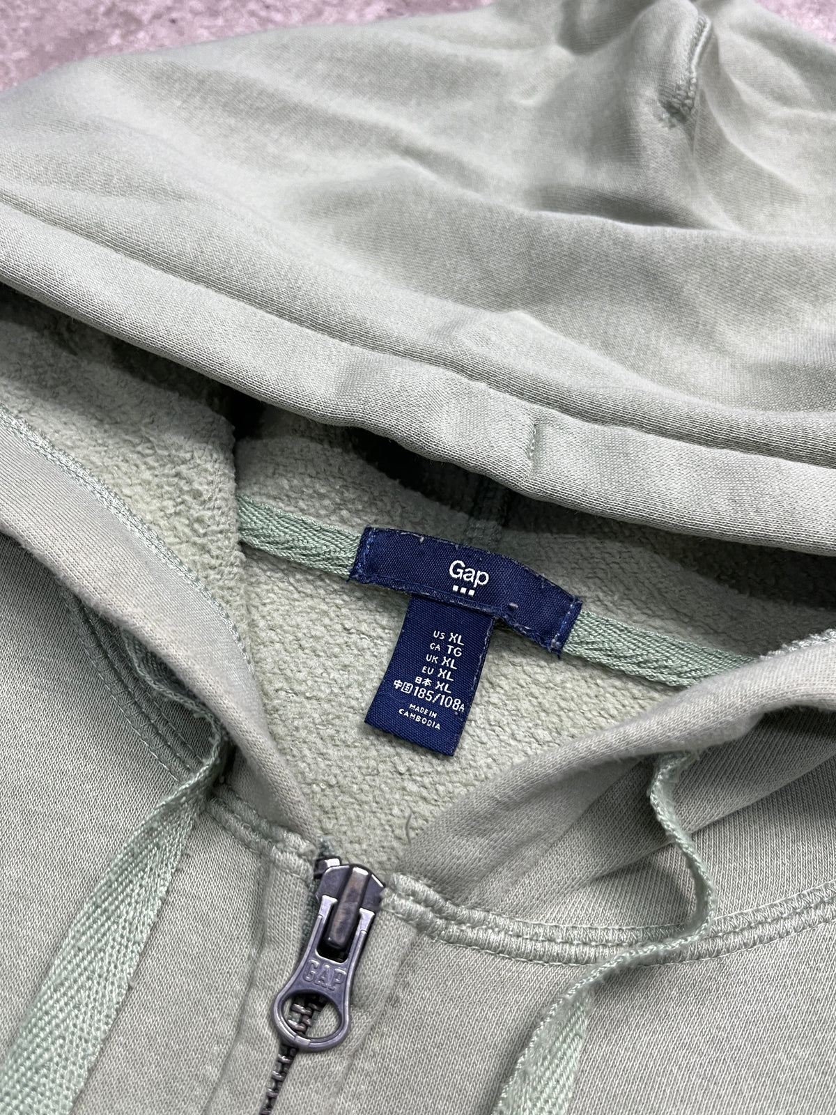 2000s GAP PASTEL GREEN ZIP HOODIE