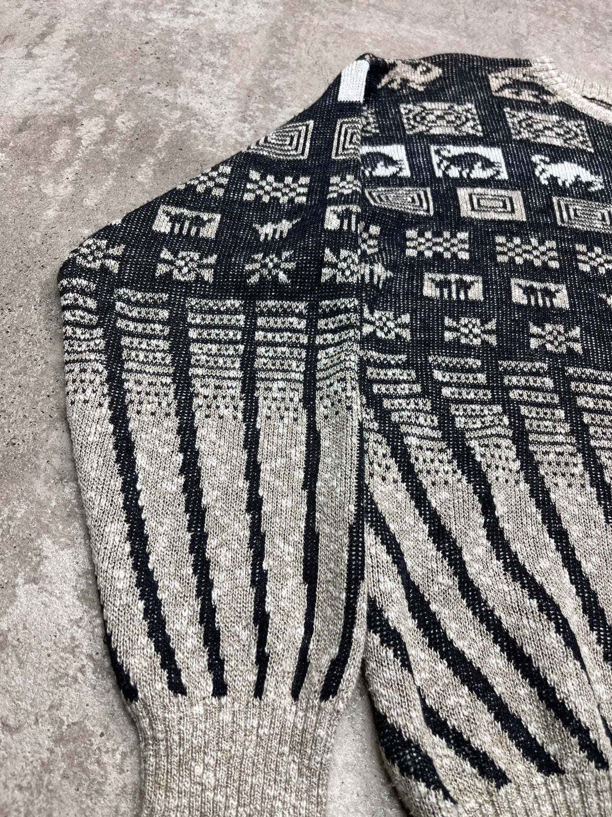 1980s GEOMETRIC NORDIC INSPIRED PATTERN ITALIAN GRANDPA SWEATER