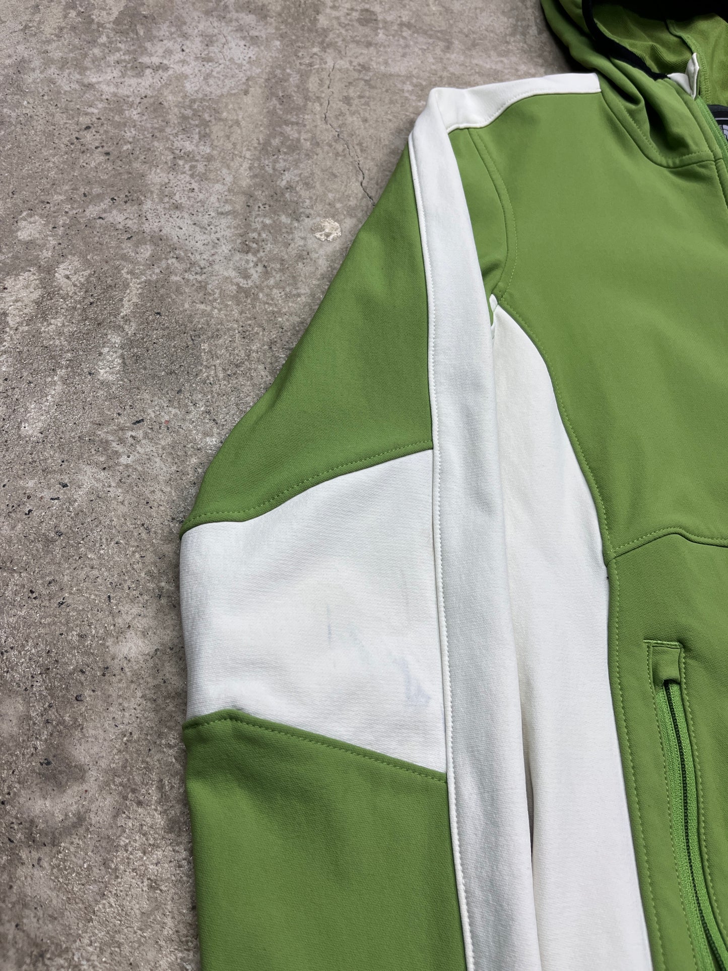 VINTAGE THE NORTH FACE APEX SOFTSHELL HOODED JACKET 2000s