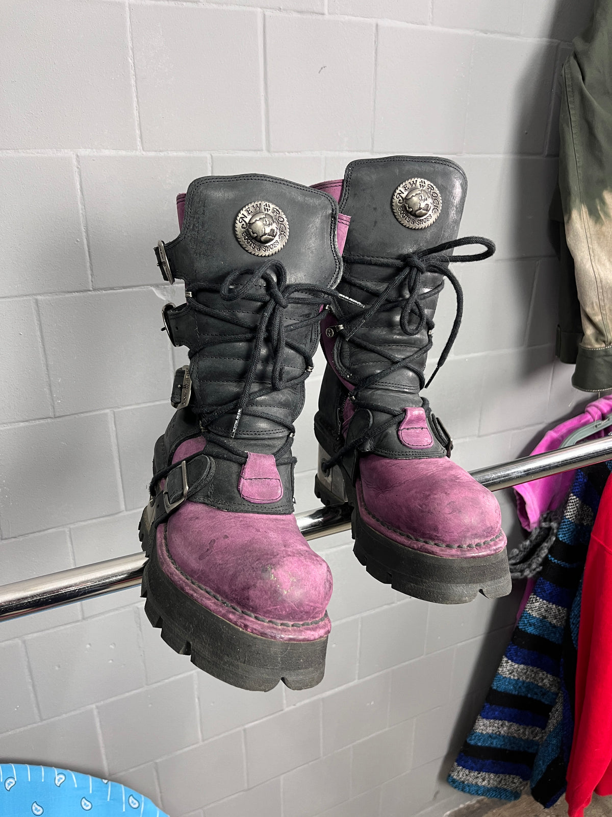 VINTAGE NEW ROCK METALLIC M-8366-S1 PURPLE & BLACK LEATHER BOOTS (2004)