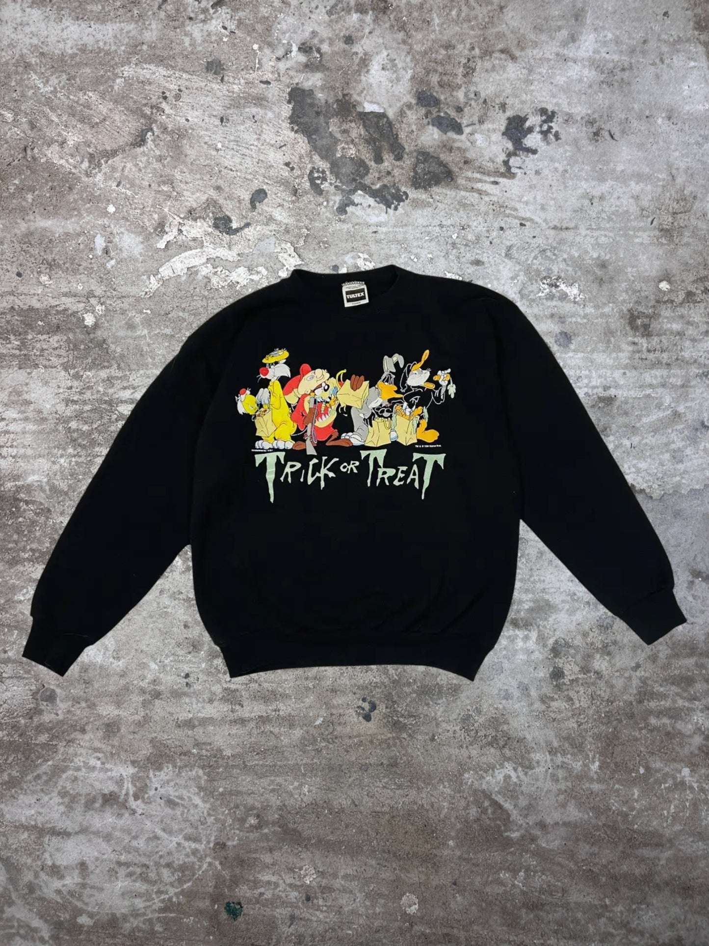 1994 "TRICK OR TREAT" WARNER BROS SWEATSHIRT
