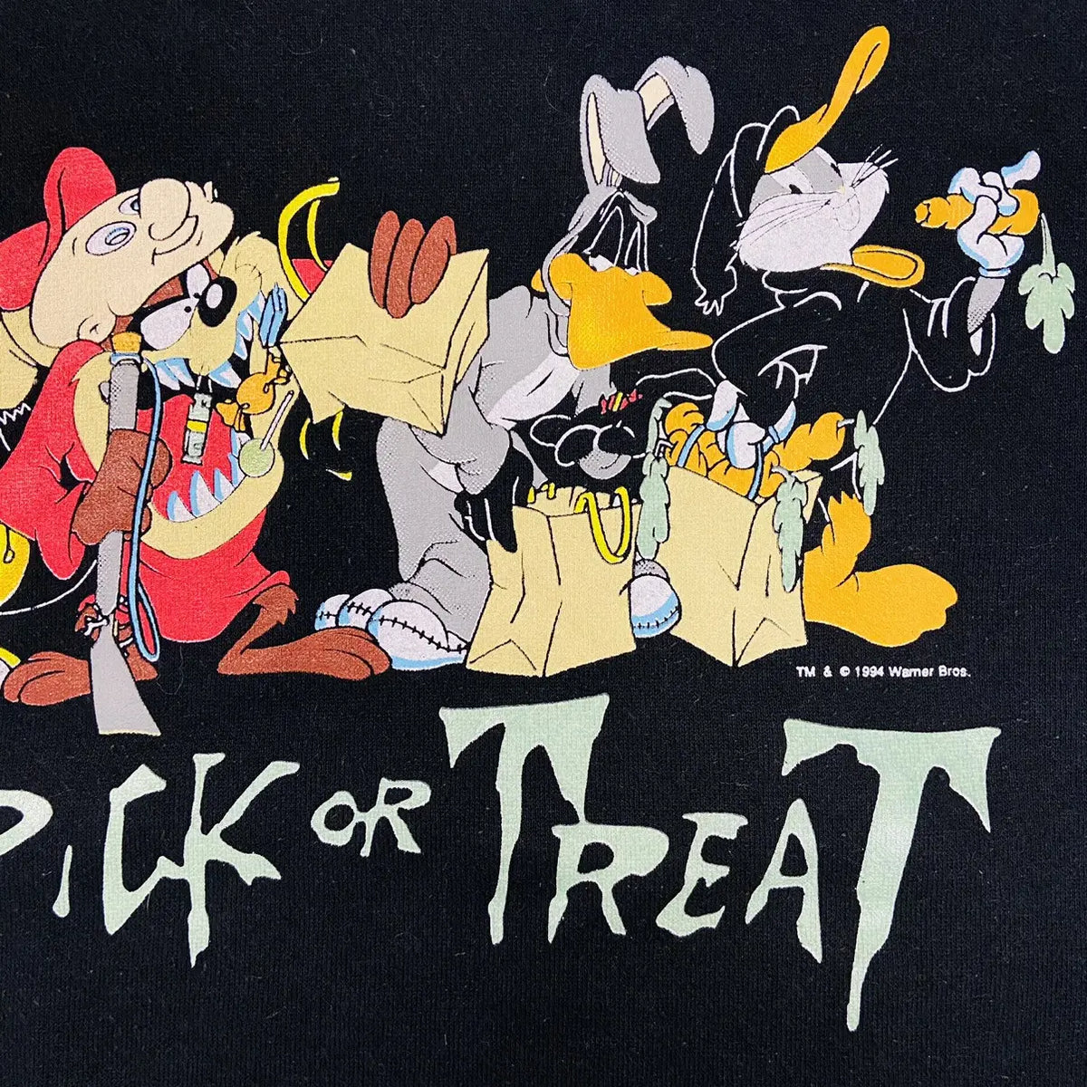 1994 "TRICK OR TREAT" WARNER BROS SWEATSHIRT